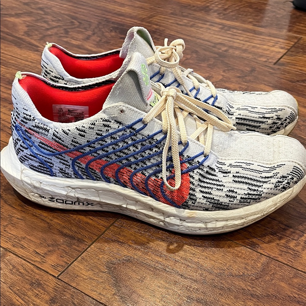 Nike ZoomX Running Shoes - Picture 5 of 9